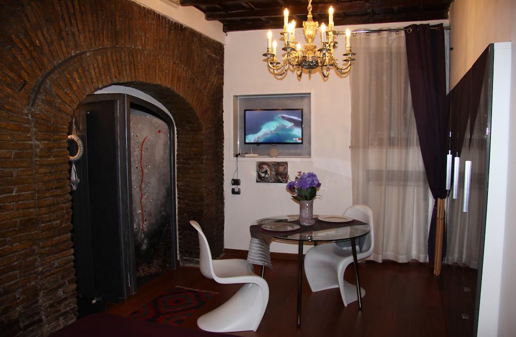 Domus31 - Luxury House In Trastevere Рим Номер фото